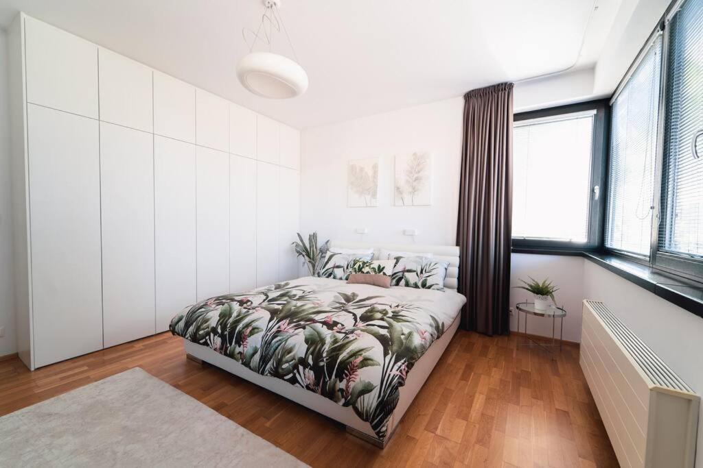 Prague Marina River View Apartment Close To City Centre Free Parking Dış mekan fotoğraf