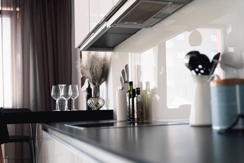 Prague Marina River View Apartment Close To City Centre Free Parking Dış mekan fotoğraf