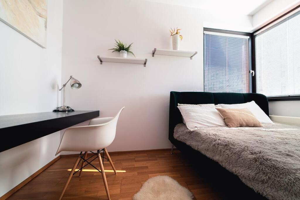Prague Marina River View Apartment Close To City Centre Free Parking Dış mekan fotoğraf